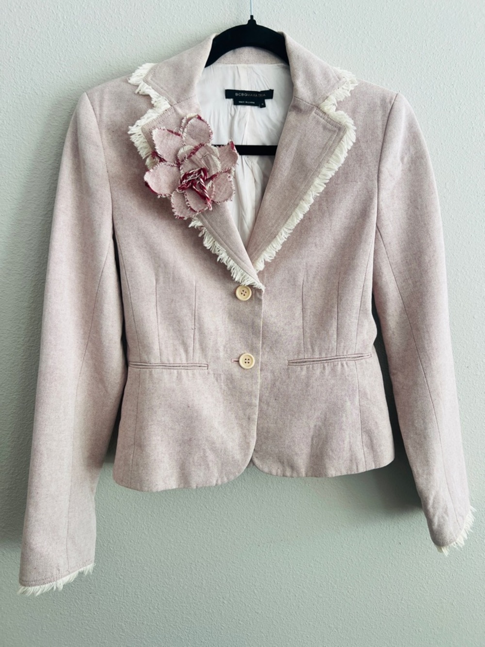 🩰🐷Y2K BCBGMAXAZRIA BLUSH FRINGE TRIM W/FLORAL DETAIL🐷🩰 - Picture 1 of 6